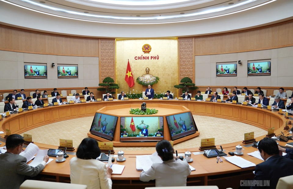 Thủ tướng nhắc vụ thỉnh vong ở chùa Ba Vàng, nữ sinh đánh bạn ở Hưng Yên - 2 Thủ tướng nhắc vụ thỉnh vong ở chùa Ba Vàng, nữ sinh đánh bạn ở Hưng Yên - 2