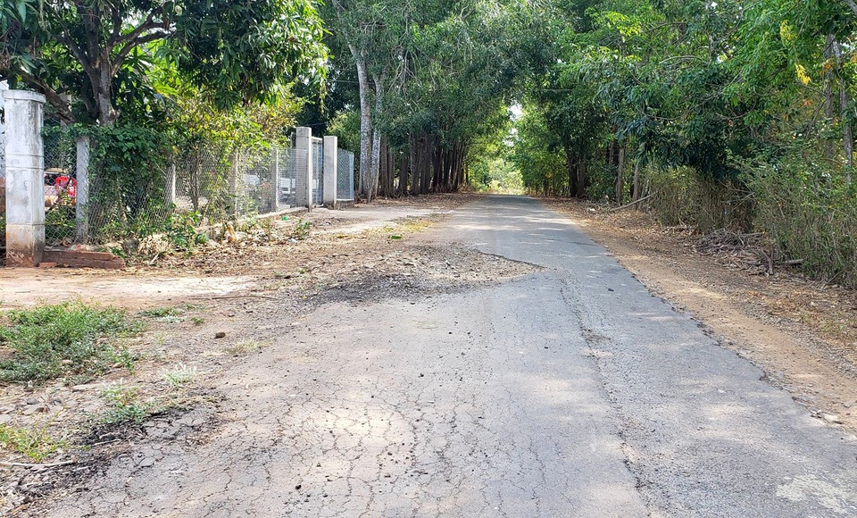 Bà Rịa - Vũng Tàu: Mỏ đá khai thác, cả khu dân cư “lĩnh đủ” khói bụi, tiếng mìn! - 2 Bà Rịa - Vũng Tàu: Mỏ đá khai thác, cả khu dân cư “lĩnh đủ” khói bụi, tiếng mìn! - 2