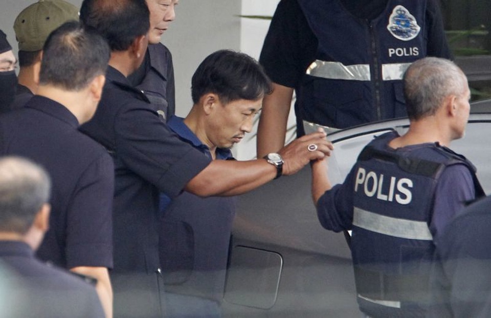 Hai bị cáo thoát án tử, bí ẩn nghi án Kim Jong-nam chưa có lời giải đáp - 4 Hai bị cáo thoát án tử, bí ẩn nghi án Kim Jong-nam chưa có lời giải đáp - 4