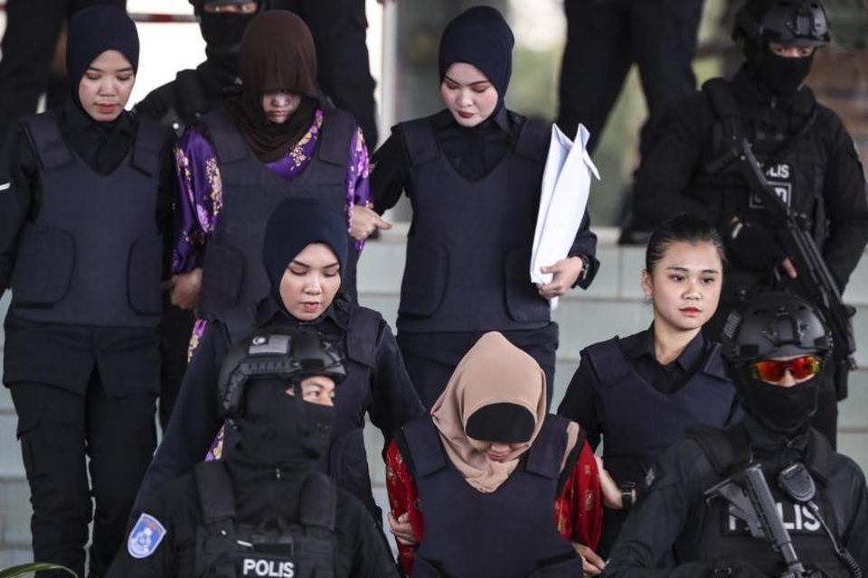Hai bị cáo thoát án tử, bí ẩn nghi án Kim Jong-nam chưa có lời giải đáp - 7 Hai bị cáo thoát án tử, bí ẩn nghi án Kim Jong-nam chưa có lời giải đáp - 7