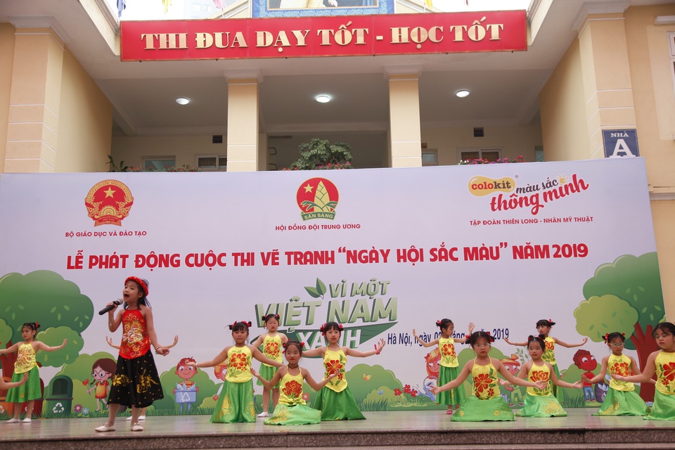 Giải thưởng 200 triệu đồng dành cho cuộc thi vẽ tranh thiếu nhi Vì một Việt Nam xanh - 1 Giải thưởng 200 triệu đồng dành cho cuộc thi vẽ tranh thiếu nhi Vì một Việt Nam xanh - 1