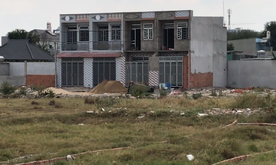 Xây nhà không phép trên đất nông nghiệp: Xem xét xử lý hình sự - 1 Xây nhà không phép trên đất nông nghiệp: Xem xét xử lý hình sự - 1