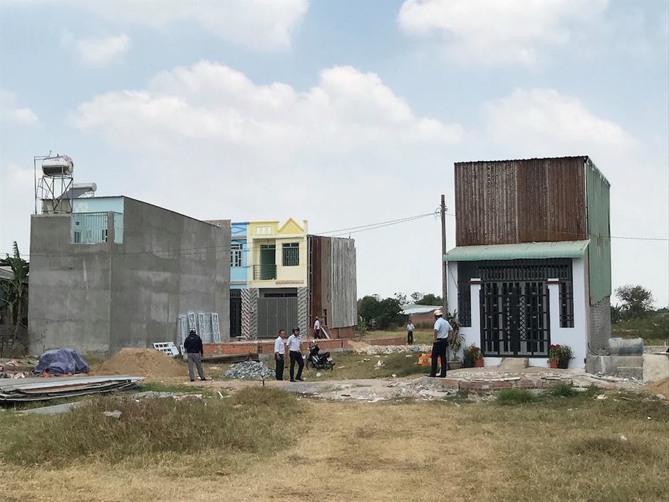 Xây nhà không phép trên đất nông nghiệp: Xem xét xử lý hình sự - 2 Xây nhà không phép trên đất nông nghiệp: Xem xét xử lý hình sự - 2