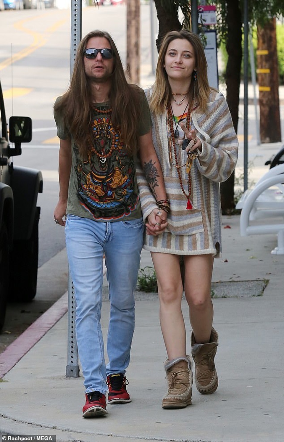 Paris Jackson tình tứ hôn bạn trai - 1 Paris Jackson tình tứ hôn bạn trai - 1