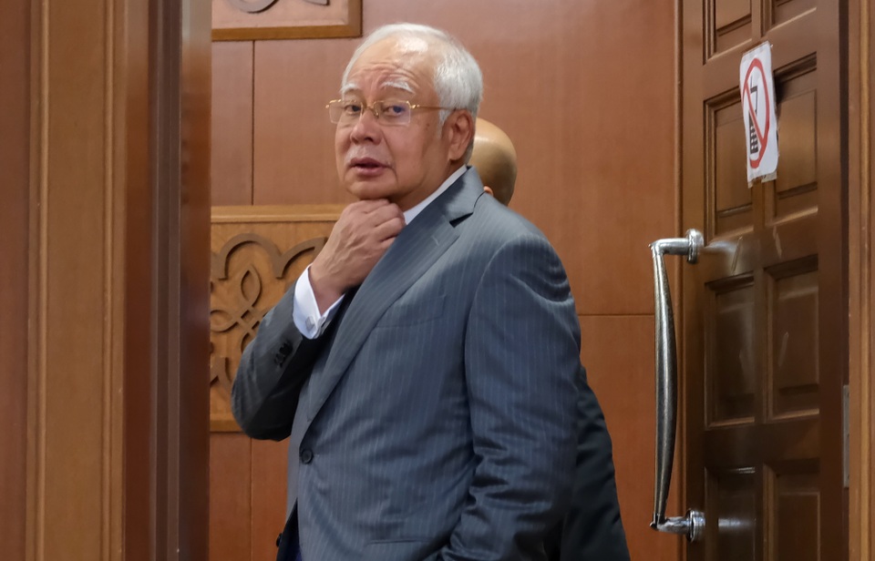 Cựu thủ tướng Malaysia chối cãi vụ chưa nộp thuế 368 triệu USD - 1 Cựu thủ tướng Malaysia chối cãi vụ chưa nộp thuế 368 triệu USD - 1