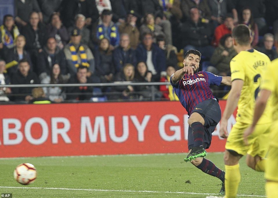 Villarreal 4-4 Barcelona: Messi, Suarez ghi bàn ở phút bù giờ - 13 Villarreal 4-4 Barcelona: Messi, Suarez ghi bàn ở phút bù giờ - 13