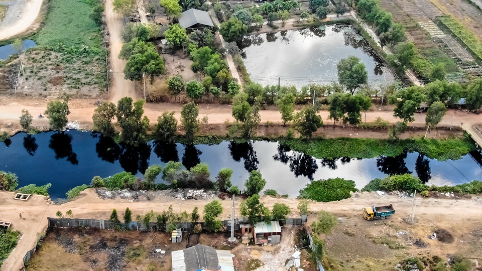 Rác tặc ở TP.HCM: Khó phát hiện vì châm lửa xong là… bỏ chạy! - 7 Rác tặc ở TP.HCM: Khó phát hiện vì châm lửa xong là… bỏ chạy! - 7