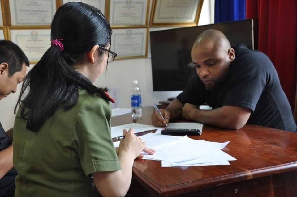 Vụ người nước ngoài lừa đảo hơn 100 tỷ đồng: Các nạn nhân bị sập bẫy ra sao? - 2 Vụ người nước ngoài lừa đảo hơn 100 tỷ đồng: Các nạn nhân bị sập bẫy ra sao? - 2