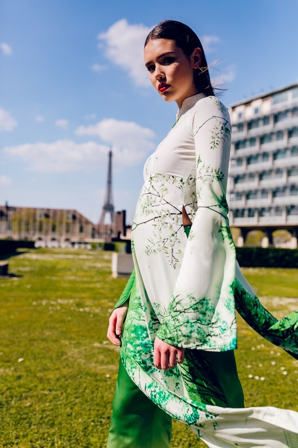 Chuyện xúc động về người mẫu gốc Việt tại Paris qua lời kể đạo diễn Quang Tú - 8 Chuyện xúc động về người mẫu gốc Việt tại Paris qua lời kể đạo diễn Quang Tú - 8