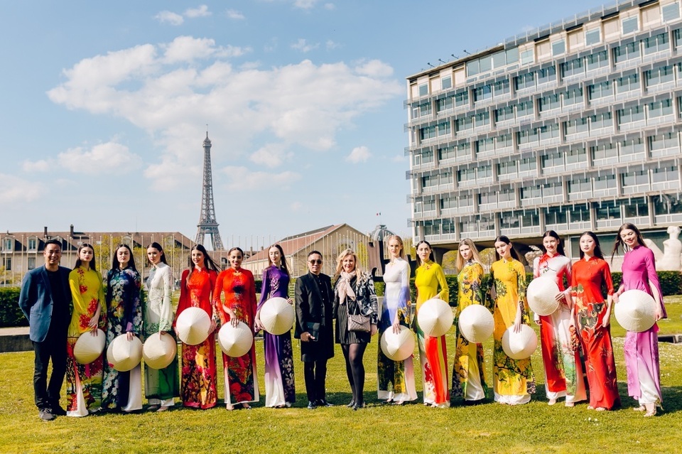 Chuyện xúc động về người mẫu gốc Việt tại Paris qua lời kể đạo diễn Quang Tú - 1 Chuyện xúc động về người mẫu gốc Việt tại Paris qua lời kể đạo diễn Quang Tú - 1