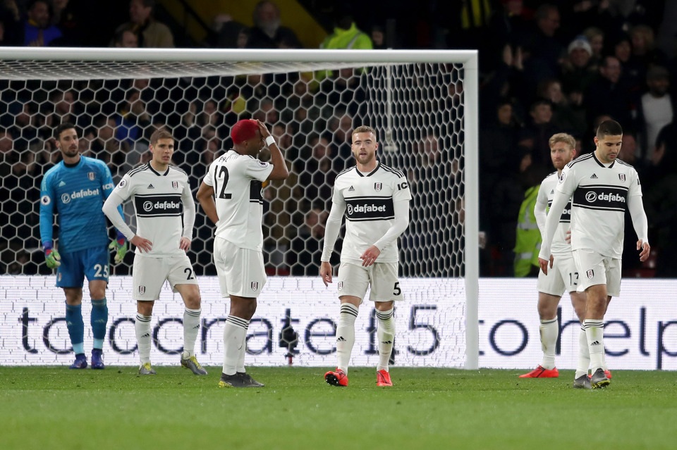 Xác định CLB thứ 2 phải xuống hạng ở Premier League - 1