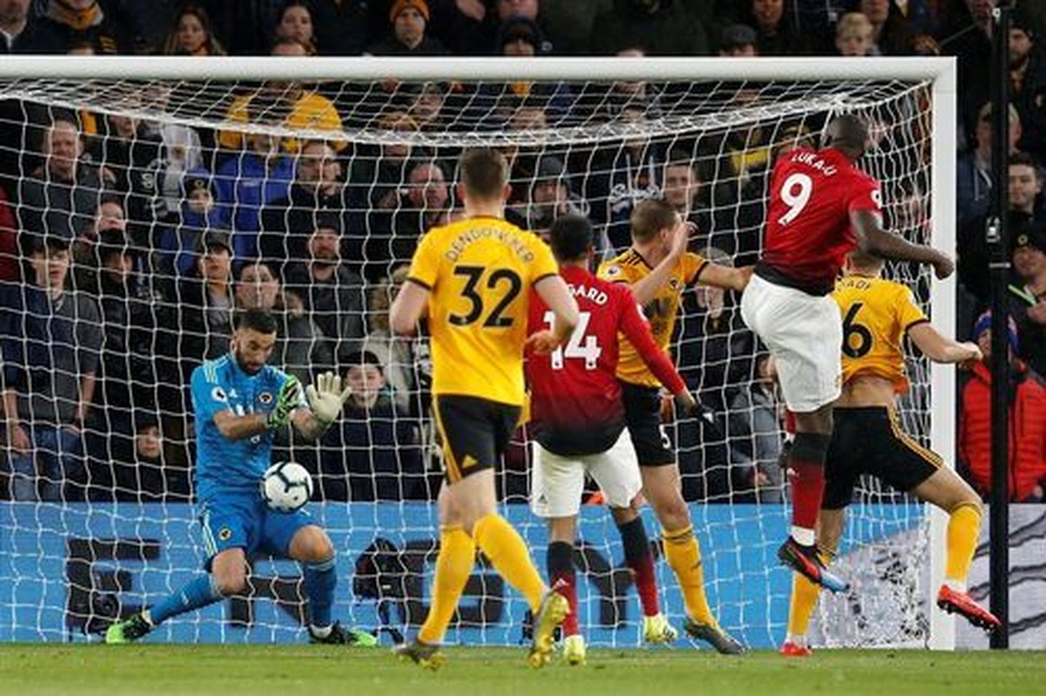 Những khoảnh khắc ở trận thua ngược của Man Utd trước Wolves - 6 Những khoảnh khắc ở trận thua ngược của Man Utd trước Wolves - 6