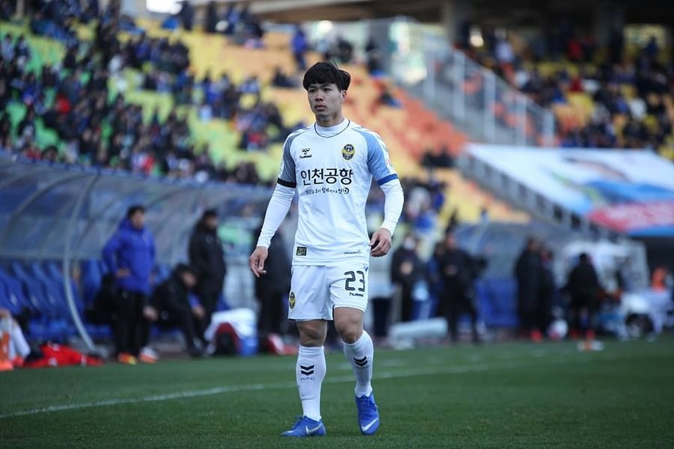 Báo Hàn Quốc: “Công Phượng hãy học cách kiên nhẫn như Park Ji Sung” - 1 Báo Hàn Quốc: “Công Phượng hãy học cách kiên nhẫn như Park Ji Sung” - 1