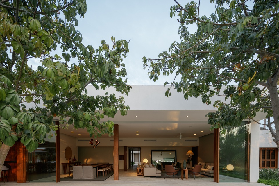 Chiêm ngưỡng dinh thự độc đáo sở hữu cả “ốc đảo” ngay giữa nhà - 1 Chiêm ngưỡng dinh thự độc đáo sở hữu cả “ốc đảo” ngay giữa nhà - 1