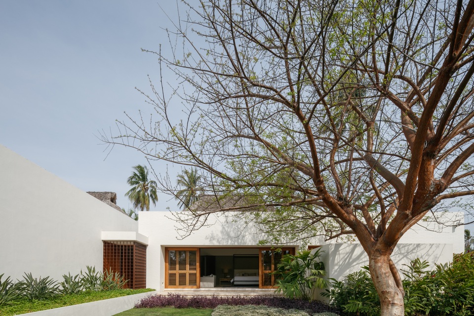 Chiêm ngưỡng dinh thự độc đáo sở hữu cả “ốc đảo” ngay giữa nhà - 7 Chiêm ngưỡng dinh thự độc đáo sở hữu cả “ốc đảo” ngay giữa nhà - 7