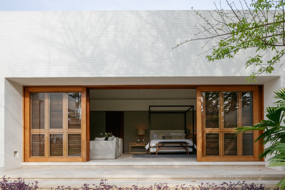 Chiêm ngưỡng dinh thự độc đáo sở hữu cả “ốc đảo” ngay giữa nhà - 8 Chiêm ngưỡng dinh thự độc đáo sở hữu cả “ốc đảo” ngay giữa nhà - 8