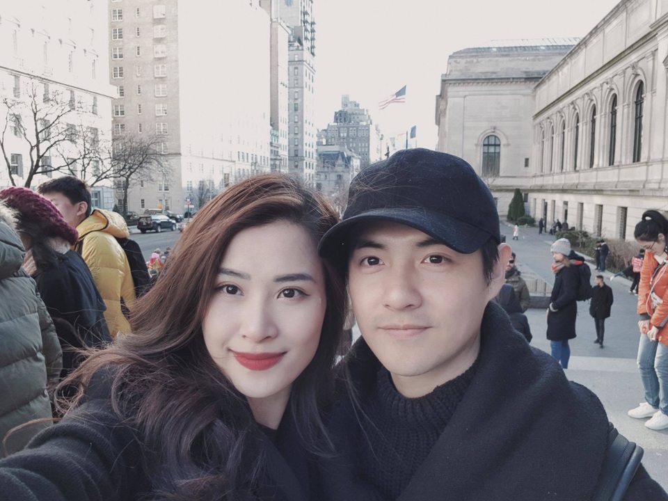 Đông Nhi nói về đám cưới với Ông Cao Thắng và khoảnh khắc nhổ tóc bạc cho nhau - 3 Đông Nhi nói về đám cưới với Ông Cao Thắng và khoảnh khắc nhổ tóc bạc cho nhau - 3