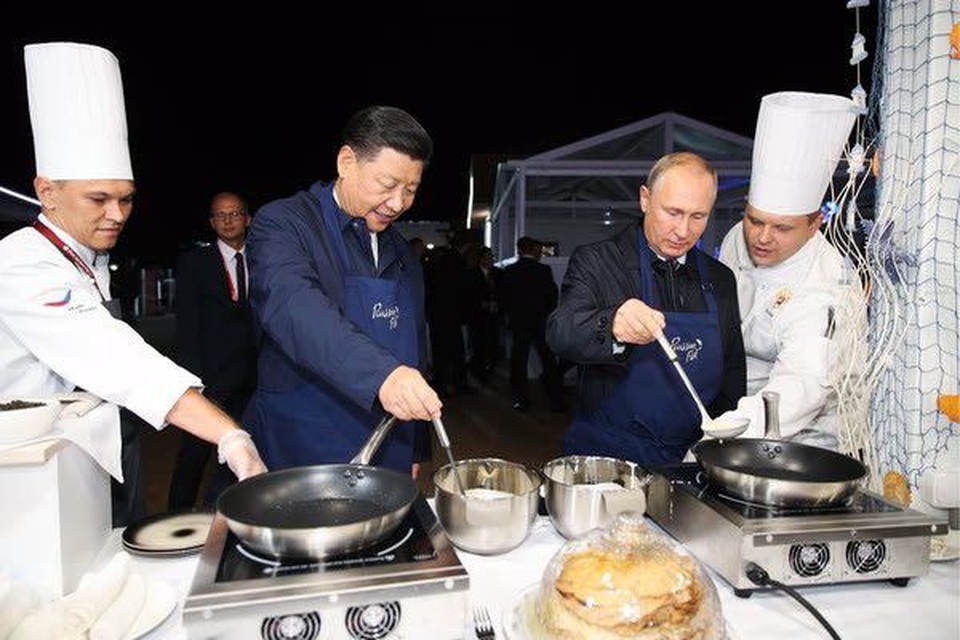 Phong cách ngoại giao đời thường của ông Putin - 1 Phong cách ngoại giao đời thường của ông Putin - 1
