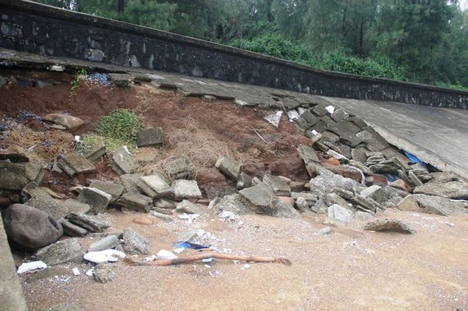 Quảng Trị xin Trung ương 43 tỷ đồng để sửa chữa khẩn cấp kè biển Vịnh Mốc - 2