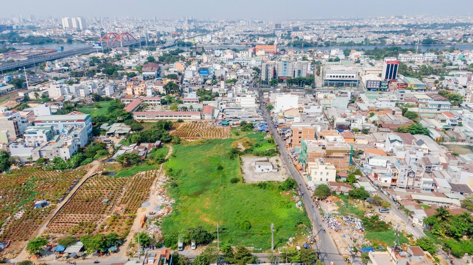 TP.HCM: Phó Thủ tướng chỉ đạo giải quyết vụ mua đất 27 năm vẫn chưa được cấp sỏ đỏ! - 2