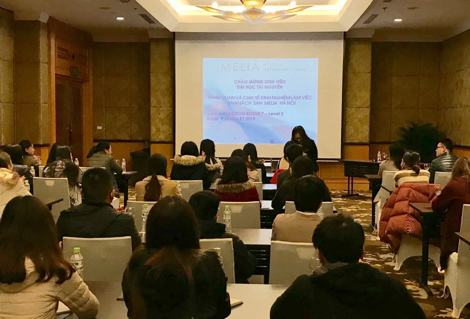 ĐH Tài nguyên và Môi trường Hà Nội chú trọng đào tạo nhân lực chất lượng cho Du lịch xanh - 3 ĐH Tài nguyên và Môi trường Hà Nội chú trọng đào tạo nhân lực chất lượng cho Du lịch xanh - 3