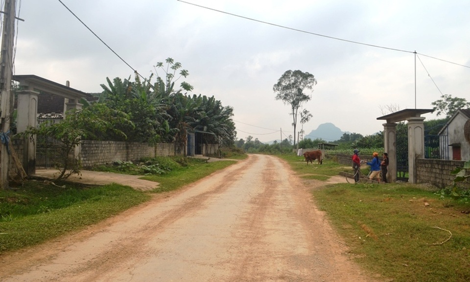 Xã bán đất “chui”, dân hơn 1 thập kỷ không làm được bìa đỏ - 2 Xã bán đất “chui”, dân hơn 1 thập kỷ không làm được bìa đỏ - 2