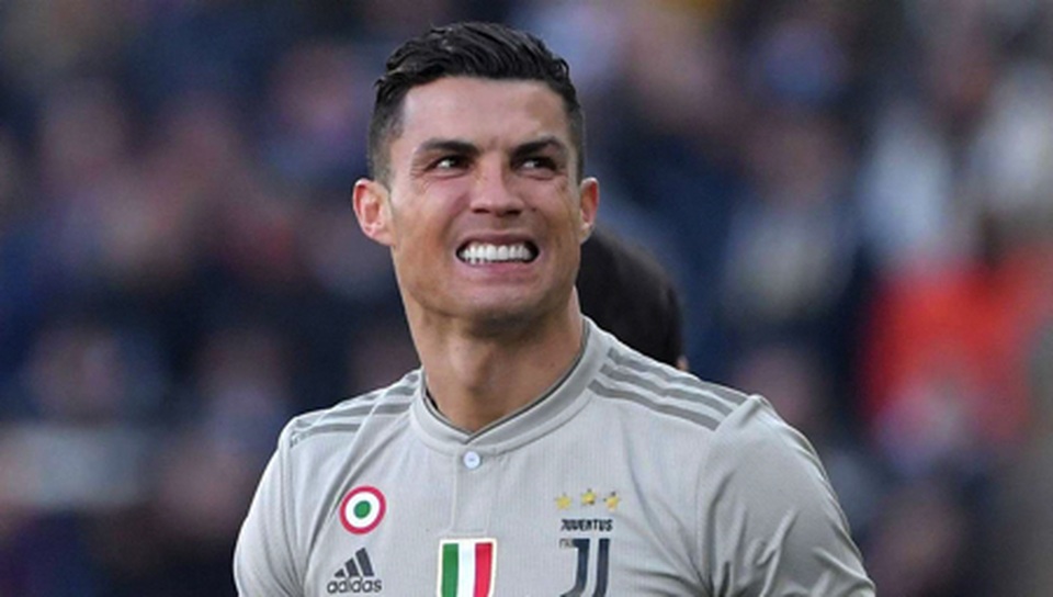 Nghỉ thi đấu do chấn thương, C.Ronaldo tranh thủ làm ông chủ bán bánh - 3 Nghỉ thi đấu do chấn thương, C.Ronaldo tranh thủ làm ông chủ bán bánh - 3