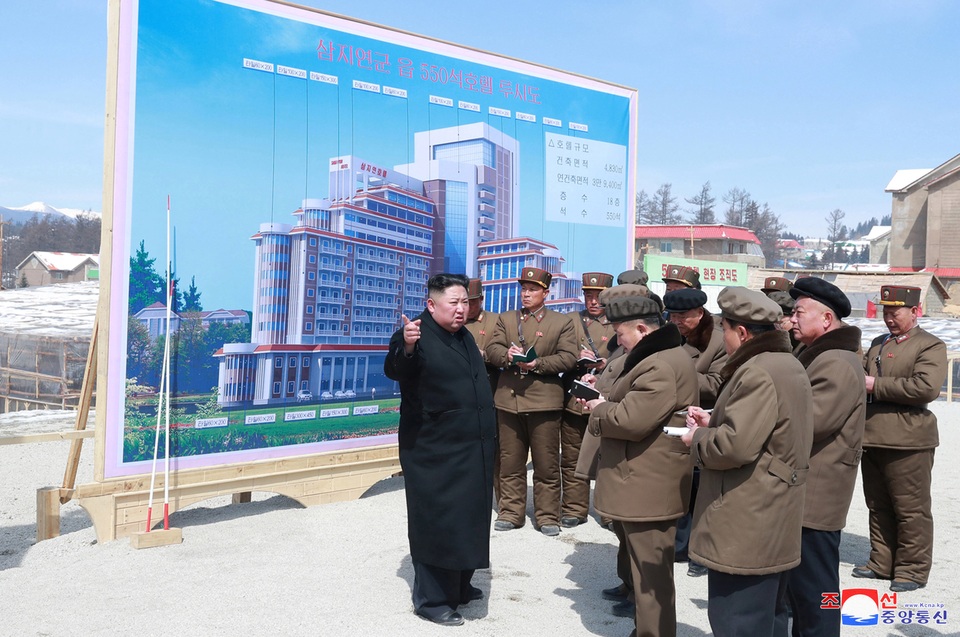 Ông Kim Jong-un có thể sắp ra tuyên bố quan trọng sau chuyến thăm vùng đất thiêng - 2 Ông Kim Jong-un có thể sắp ra tuyên bố quan trọng sau chuyến thăm vùng đất thiêng - 2