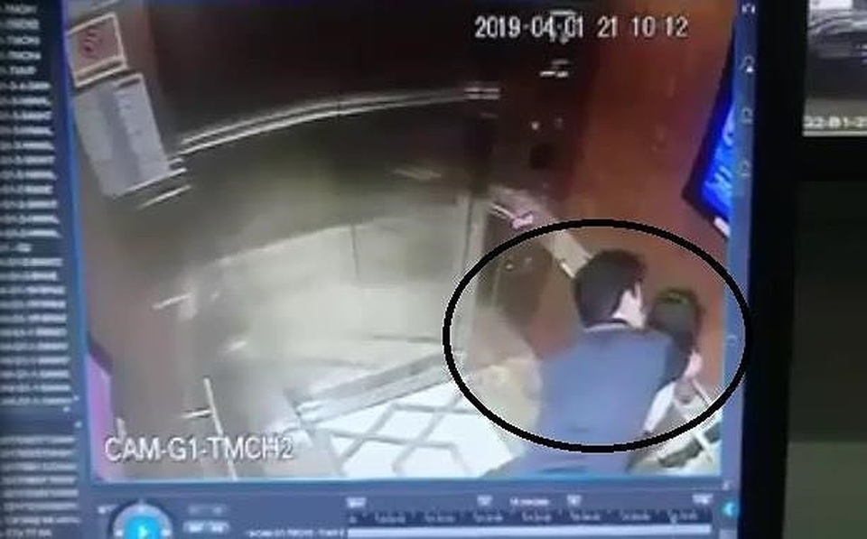 Dạy trẻ kiến thức gì khi đi thang máy một mình để bảo vệ bản thân? - 1 Dạy trẻ kiến thức gì khi đi thang máy một mình để bảo vệ bản thân? - 1