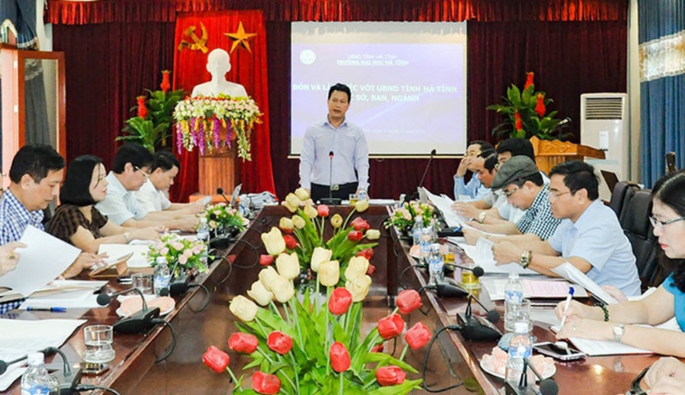 Chủ tịch tỉnh chỉ trích lãnh đạo Trường ĐH Hà Tĩnh buông lỏng quản lý cơ sở vật chất - 4 Chủ tịch tỉnh chỉ trích lãnh đạo Trường ĐH Hà Tĩnh buông lỏng quản lý cơ sở vật chất - 4