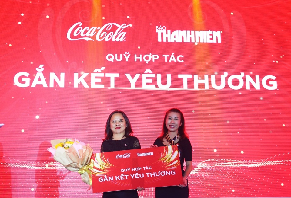 Thu Minh, Dương Triệu Vũ bùng nổ hết mình trong đêm đại tiệc “Chung tay kết nối – dẫn lối vinh quang” 2019 - 5 Thu Minh, Dương Triệu Vũ bùng nổ hết mình trong đêm đại tiệc “Chung tay kết nối – dẫn lối vinh quang” 2019 - 5