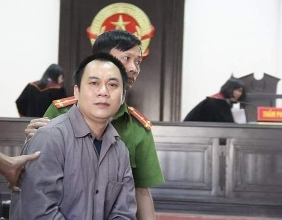 Tiếp tục tạm giam tài xế xe container đâm Innova lùi trên cao tốc - 1 Tiếp tục tạm giam tài xế xe container đâm Innova lùi trên cao tốc - 1