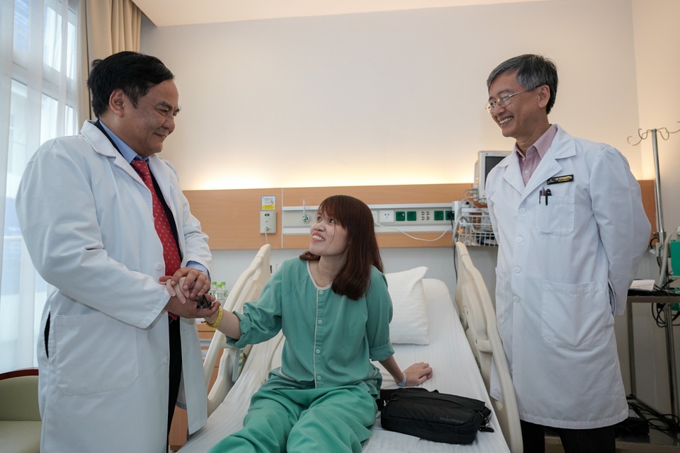Thay tim nhân tạo cứu sự sống của cô điều dưỡng trẻ - 1 Thay tim nhân tạo cứu sự sống của cô điều dưỡng trẻ - 1