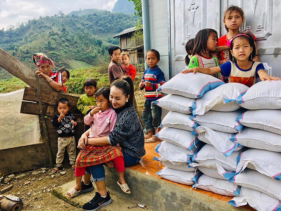 Hằng Lê – Nhà sáng lập thương hiệu YHL: “Tôi muốn lan tỏa giá trị nhân ái đến với cộng đồng” - 1 Hằng Lê – Nhà sáng lập thương hiệu YHL: “Tôi muốn lan tỏa giá trị nhân ái đến với cộng đồng” - 1
