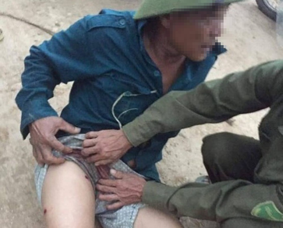 Bắt đối tượng nghi ngồi trong xe bán tải dùng súng bắn dân - 1 Bắt đối tượng nghi ngồi trong xe bán tải dùng súng bắn dân - 1