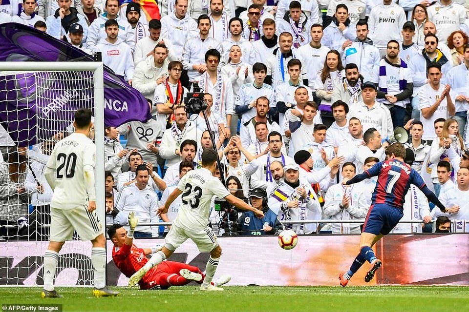 Benzema giúp Real Madrid thắng trận thứ ba thời HLV Zidane - 2