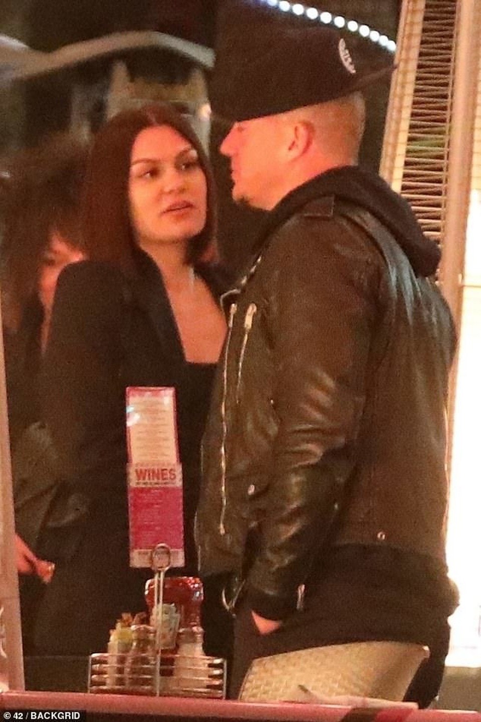 Jessie J và Channing Tatum tình tứ đi ăn tối - 1 Jessie J và Channing Tatum tình tứ đi ăn tối - 1