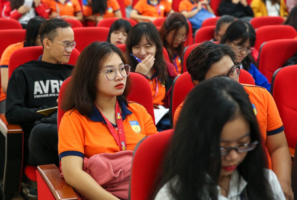 Thái độ sinh viên quyết định việc được doanh nghiệp tuyển dụng - 2 Thái độ sinh viên quyết định việc được doanh nghiệp tuyển dụng - 2