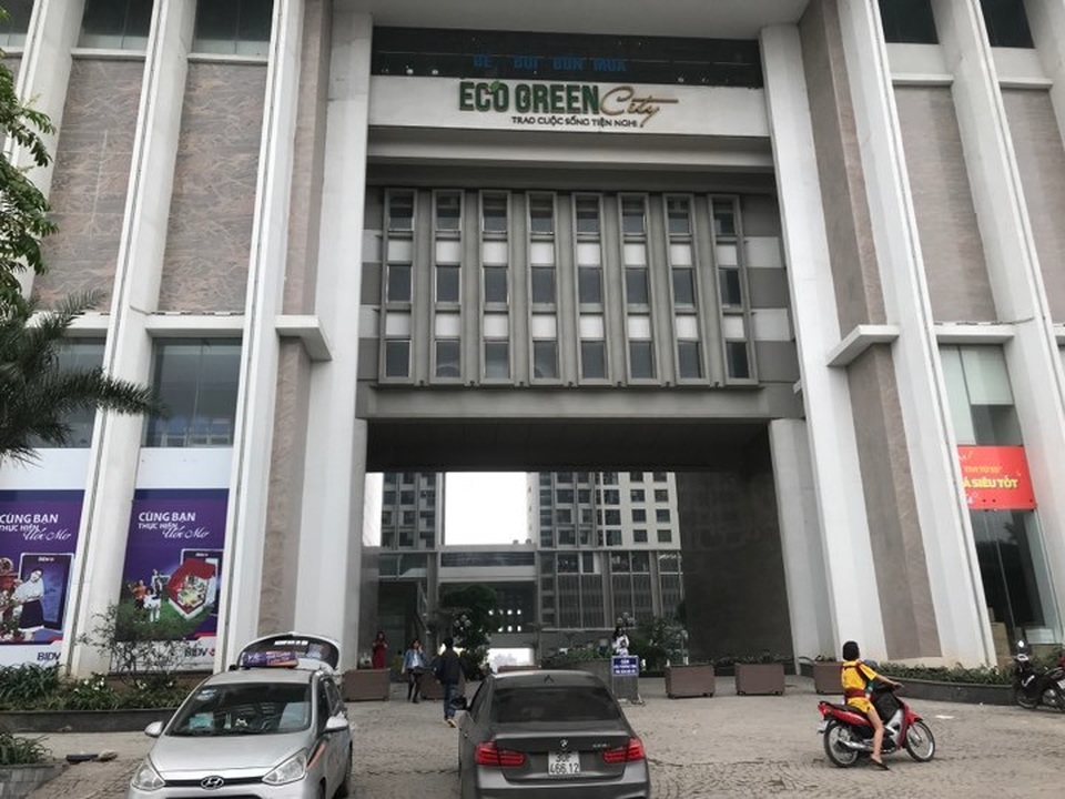 Hà Nội: Hàng loạt xe máy trong khu chung cư bị rạch nát yên - 4 Hà Nội: Hàng loạt xe máy trong khu chung cư bị rạch nát yên - 4
