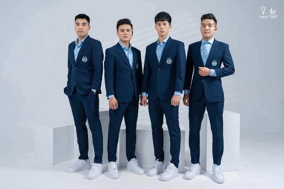 Quang Hải, Đình Trọng lột xác thành quý ông dưới bàn tay của mỹ nhân làng thời trang Việt - 3 Quang Hải, Đình Trọng lột xác thành quý ông dưới bàn tay của mỹ nhân làng thời trang Việt - 3