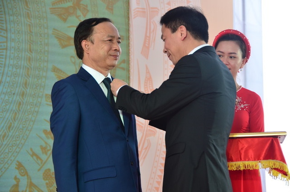 Công ty điện Thanh Hoá đón Huân chương Lao động hạng Nhất - 2 Công ty điện Thanh Hoá đón Huân chương Lao động hạng Nhất - 2