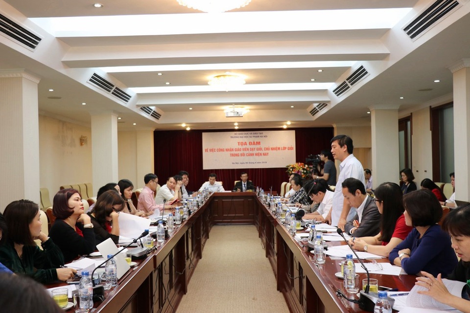 Từ thi sang xét giáo viên giỏi: Chuyển từ áp lực kiểu cũ sang áp lực kiểu mới? - 6 Từ thi sang xét giáo viên giỏi: Chuyển từ áp lực kiểu cũ sang áp lực kiểu mới? - 6