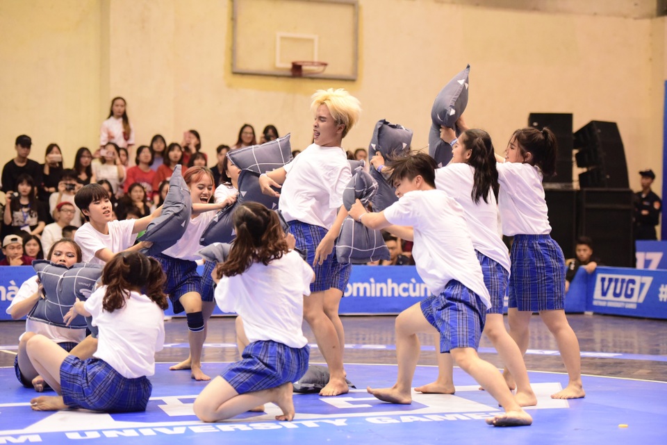 SV Phương Đông nhảy cực đỉnh chiến thắng Dance Battle, SV Thuỷ lợi vô địch Futsal - 7 SV Phương Đông nhảy cực đỉnh chiến thắng Dance Battle, SV Thuỷ lợi vô địch Futsal - 7