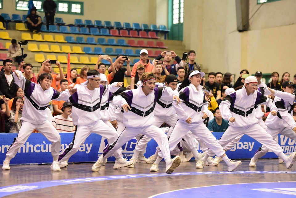 SV Phương Đông nhảy cực đỉnh chiến thắng Dance Battle, SV Thuỷ lợi vô địch Futsal - 6 SV Phương Đông nhảy cực đỉnh chiến thắng Dance Battle, SV Thuỷ lợi vô địch Futsal - 6