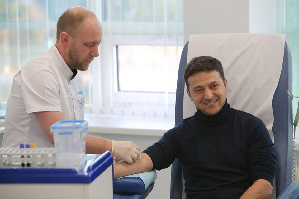 Bầu cử Ukraine: Ông Zelenskiy thách ông Poroshenko thử ma túy - 2 Bầu cử Ukraine: Ông Zelenskiy thách ông Poroshenko thử ma túy - 2
