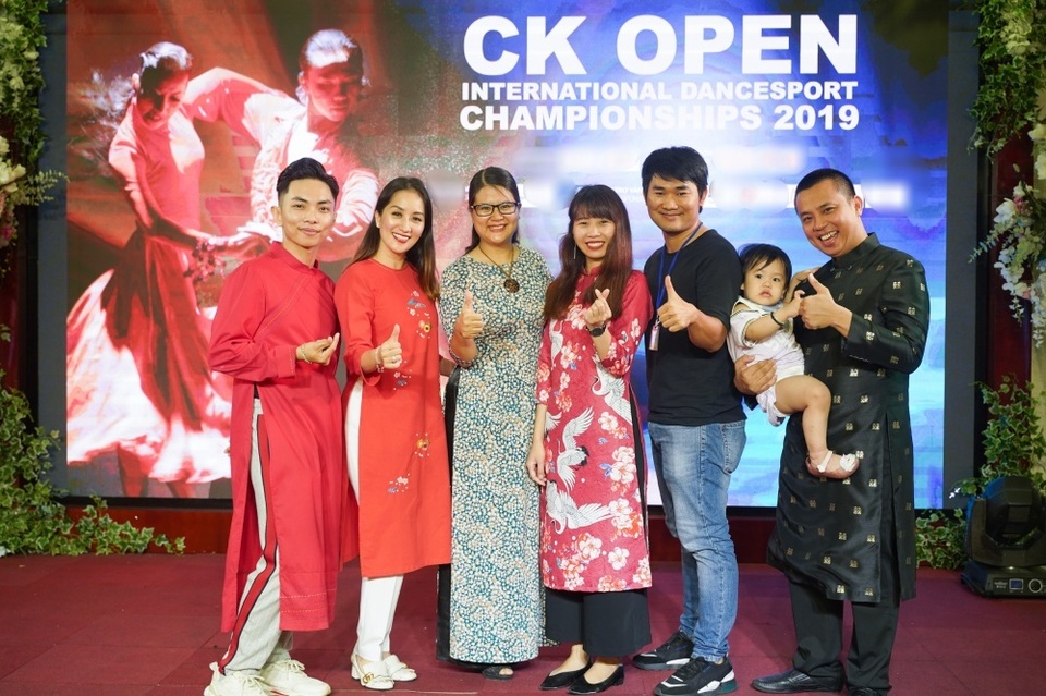 Phan Hiển không ghen khi Khánh Thi liên tục giáp mặt tình cũ Chí Anh - 1 Phan Hiển không ghen khi Khánh Thi liên tục giáp mặt tình cũ Chí Anh - 1