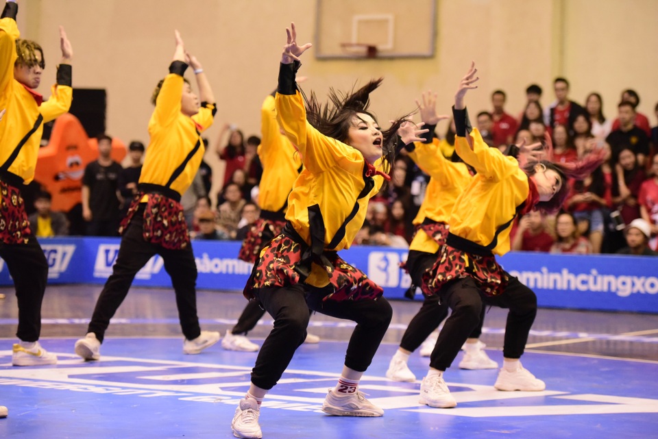 SV Phương Đông nhảy cực đỉnh chiến thắng Dance Battle, SV Thuỷ lợi vô địch Futsal - 4 SV Phương Đông nhảy cực đỉnh chiến thắng Dance Battle, SV Thuỷ lợi vô địch Futsal - 4