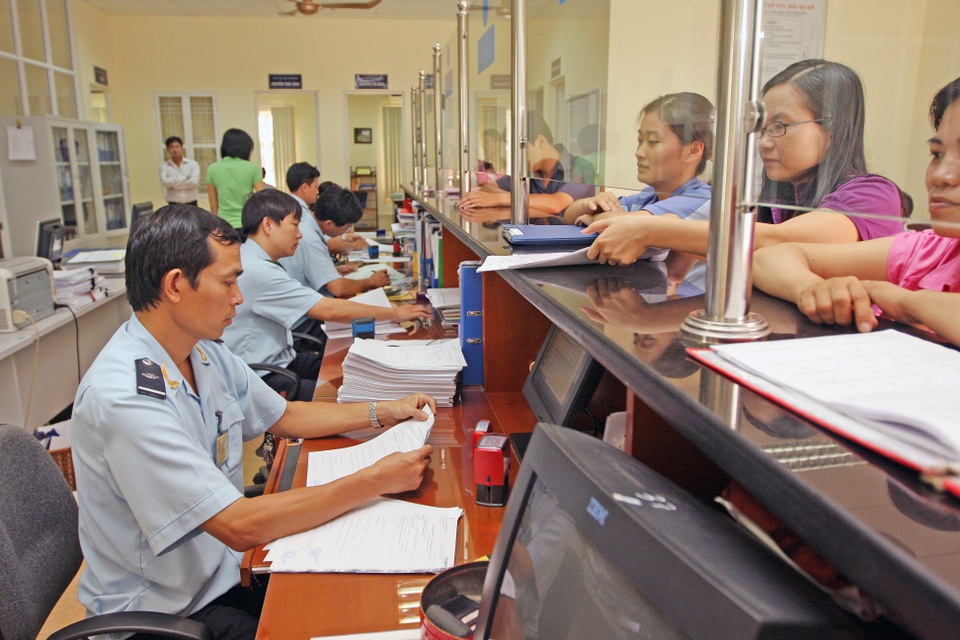 Lương cán bộ hải quan Hải Phòng đạt hơn 180 triệu đồng/người/năm - 1 Lương cán bộ hải quan Hải Phòng đạt hơn 180 triệu đồng/người/năm - 1