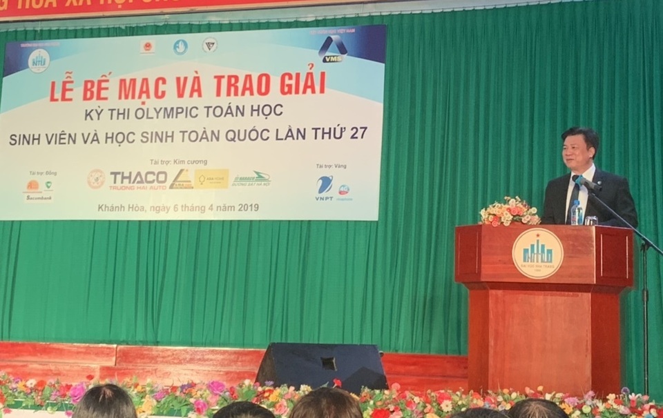 Bế mạc và trao giải kỳ thi Olympic Toán học tại Nha Trang - 1 Bế mạc và trao giải kỳ thi Olympic Toán học tại Nha Trang - 1