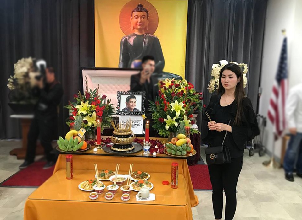 Nghệ sĩ Bảo Quốc, Hương Lan, Thu Phương… đến viếng Anh Vũ ở Mỹ - 11 Nghệ sĩ Bảo Quốc, Hương Lan, Thu Phương… đến viếng Anh Vũ ở Mỹ - 11